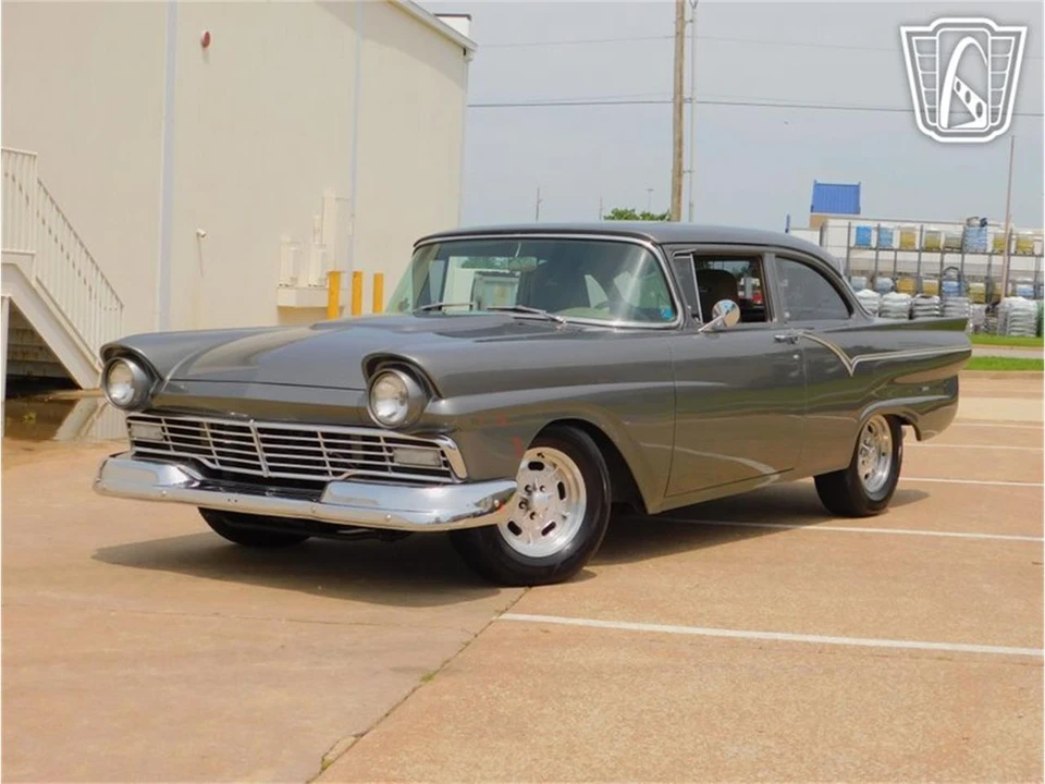 1957 Ford Customline - Image 8 of 31