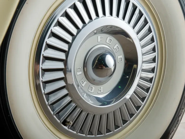 1957 Ford Thunderbird 1st Gen - Image 18 of 19