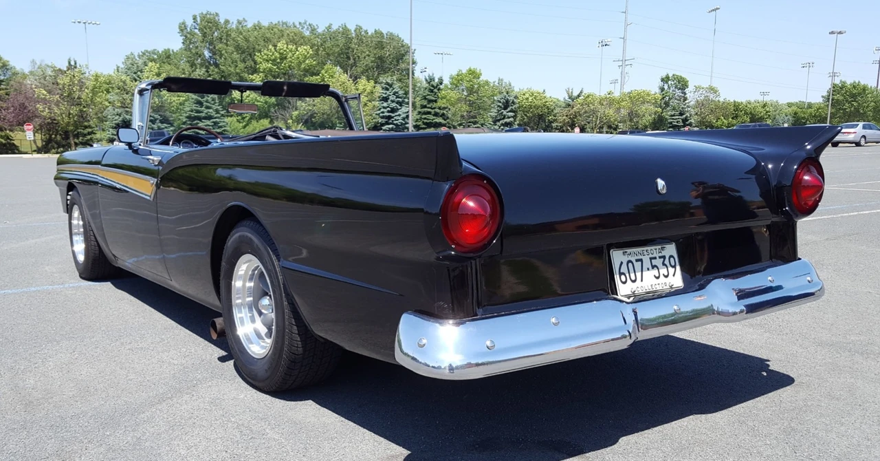 1957 Ford Fairlane 2nd Gen - Image 18 of 31