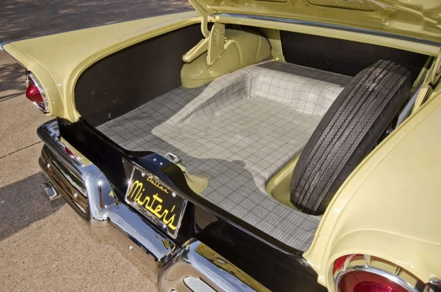1957 Ford Fairlane 2nd Gen - Image 11 of 12