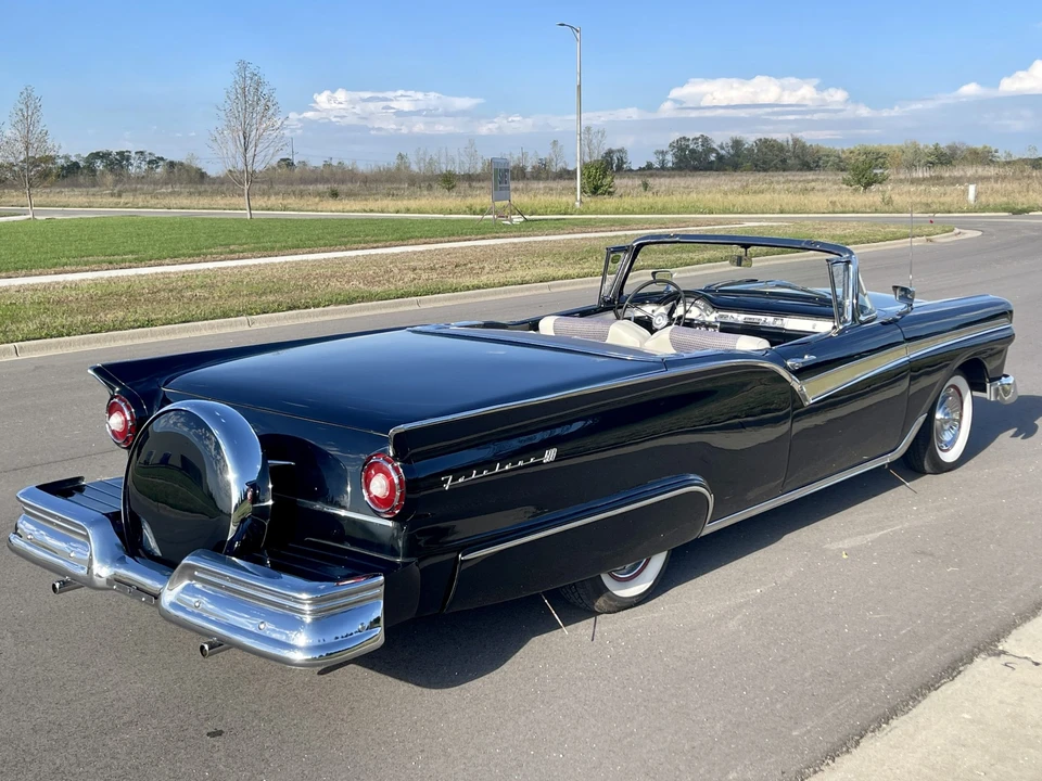 1957 Ford Fairlane 2nd Gen - Image 27 of 31