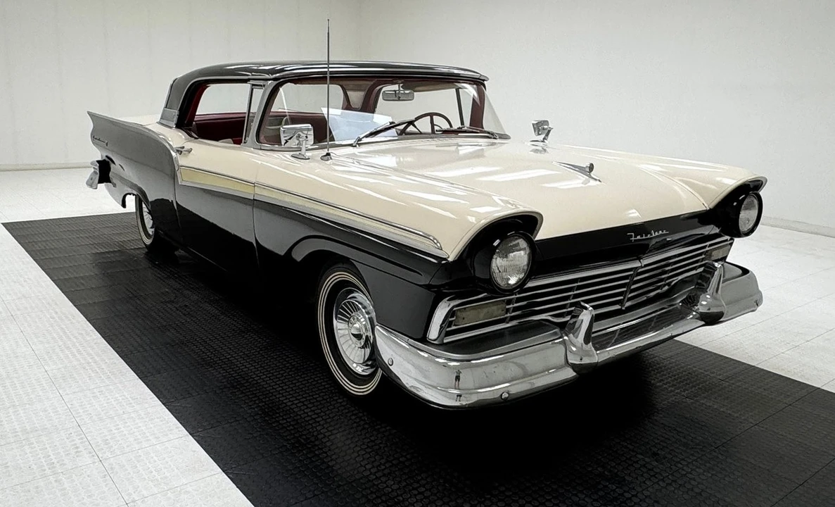 1957 Ford Fairlane 2nd Gen - Image 11 of 31