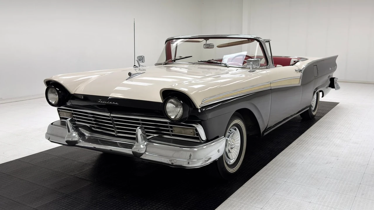 1957 Ford Fairlane 2nd Gen - Image 3 of 31