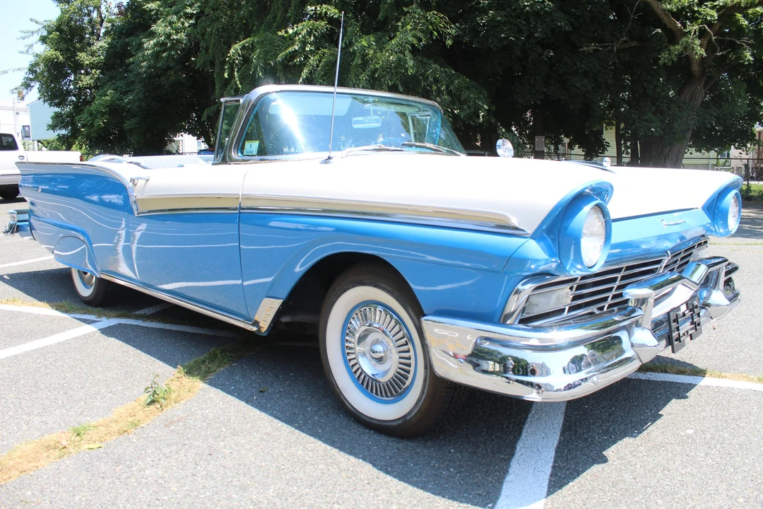 1957 Ford Fairlane 2nd Gen - Image 11 of 31