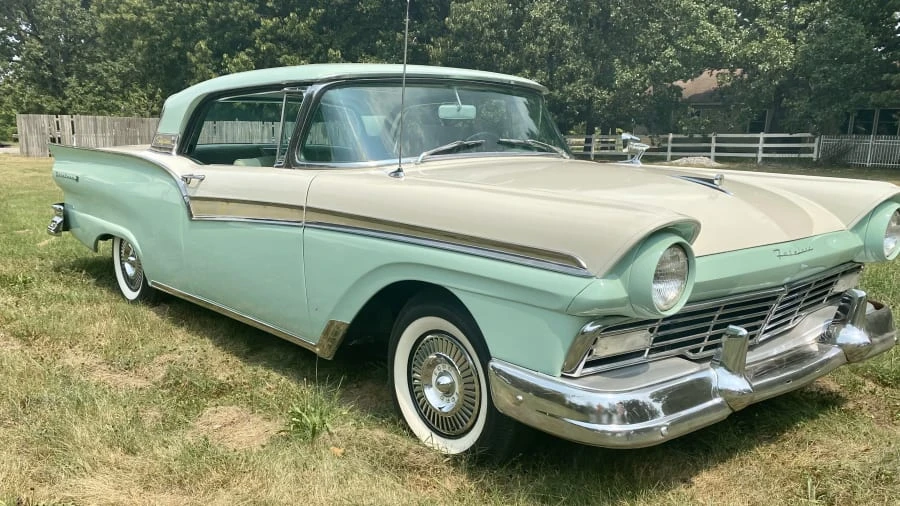 1957 Ford Fairlane 2nd Gen - Image 13 of 15