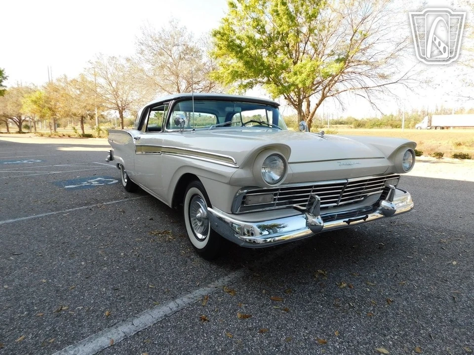 1957 Ford Fairlane 3rd Gen - Image 11 of 21
