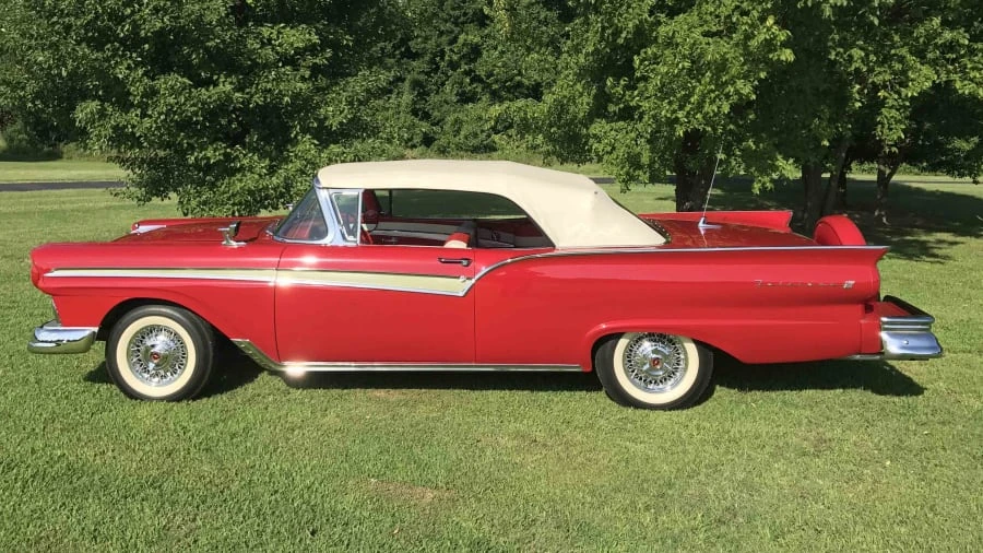 1957 Ford Fairlane 2nd Gen - Image 12 of 13