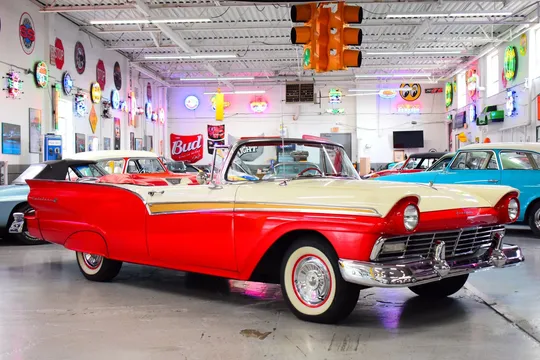 1957 Ford Fairlane 500 Sunliner