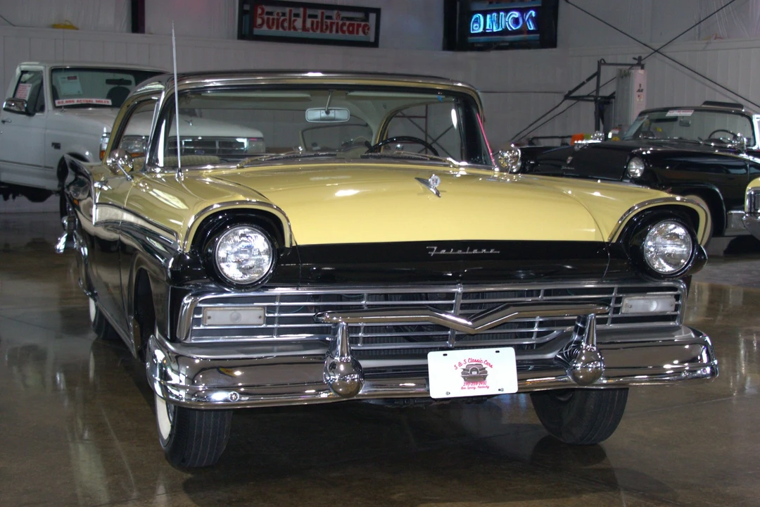 1957 Ford Fairlane 2nd Gen - Image 18 of 21