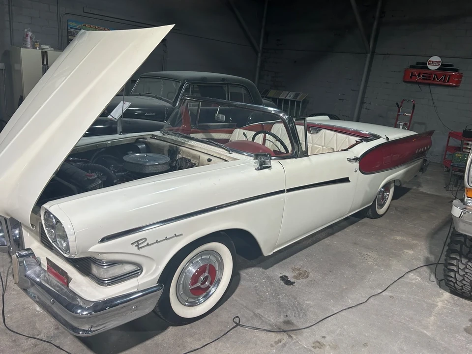 1957 Ford Fairlane 1st Gen - Image 4 of 9