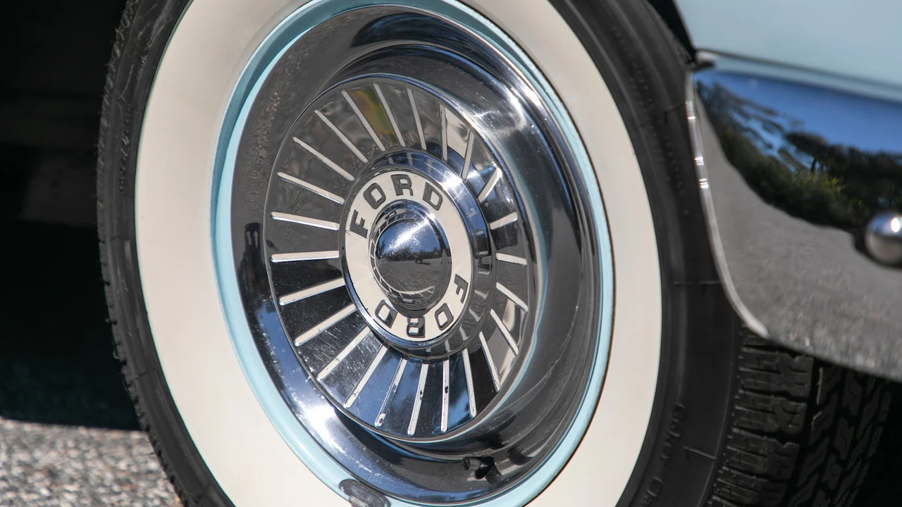 1957 Ford Fairlane 2nd Gen - Image 10 of 13