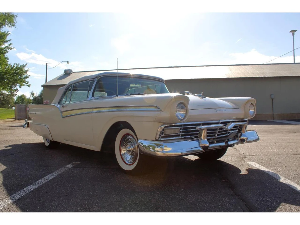 1957 Ford Fairlane 2nd Gen - Image 15 of 31