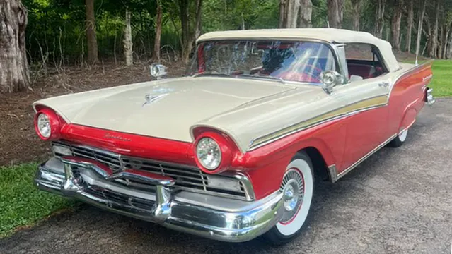 1957 Ford Fairlane Sunliner