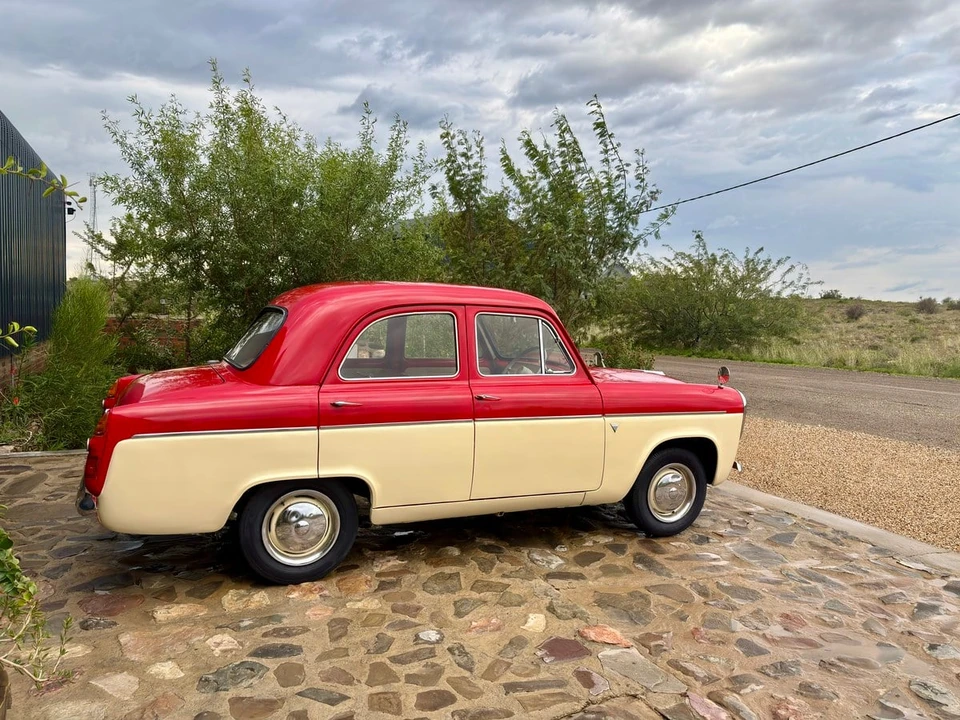 1957 Ford Anglia - Image 8 of 31