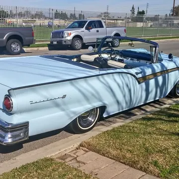 1957 Ford Skyliner