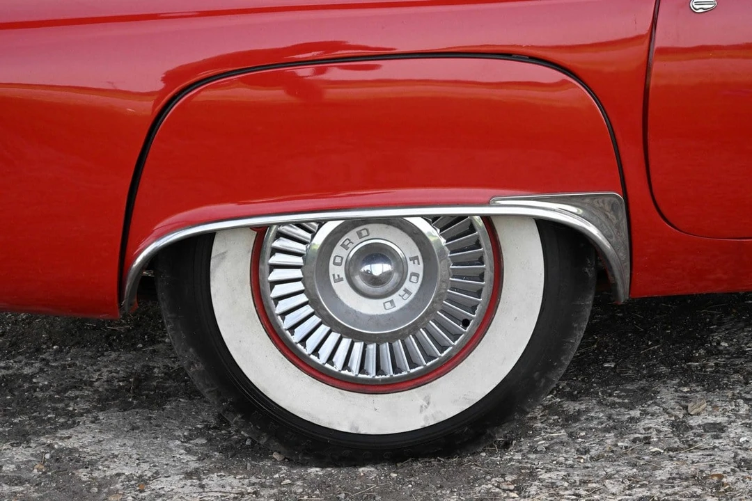 1957 Ford Thunderbird 1st Gen - Image 23 of 30