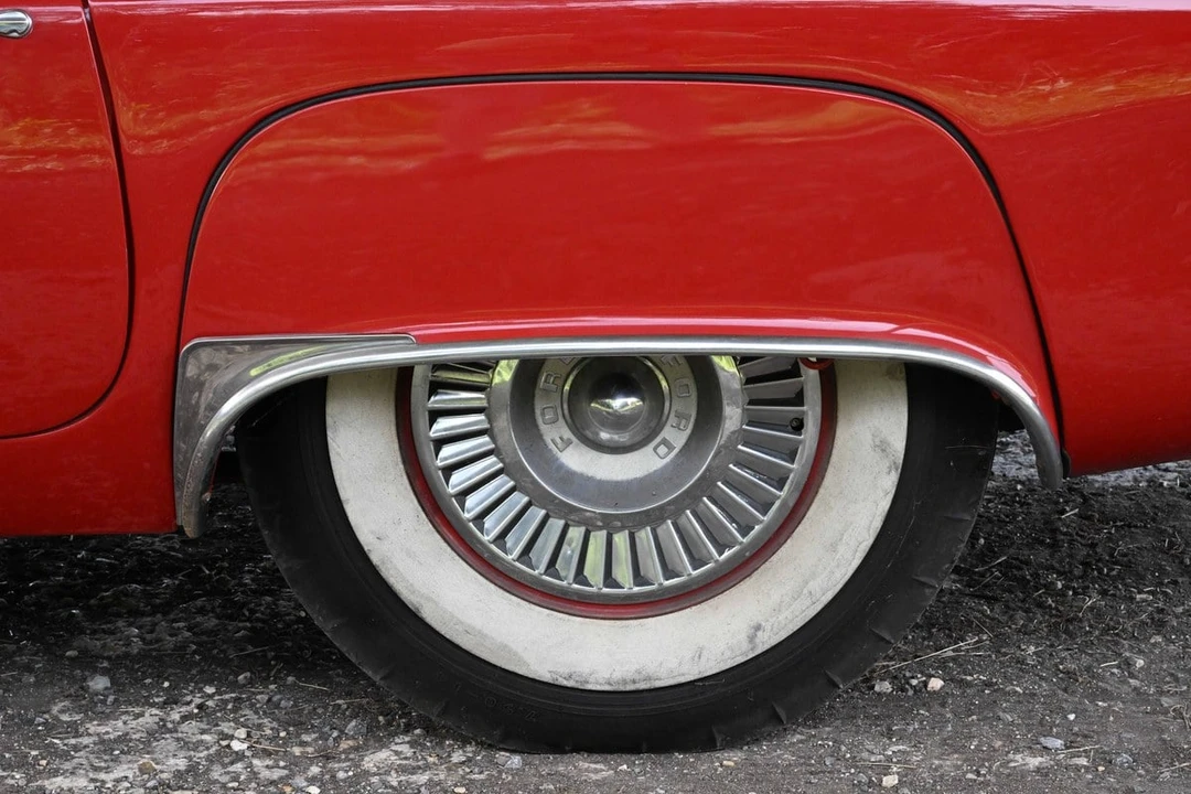 1957 Ford Thunderbird 1st Gen - Image 21 of 30