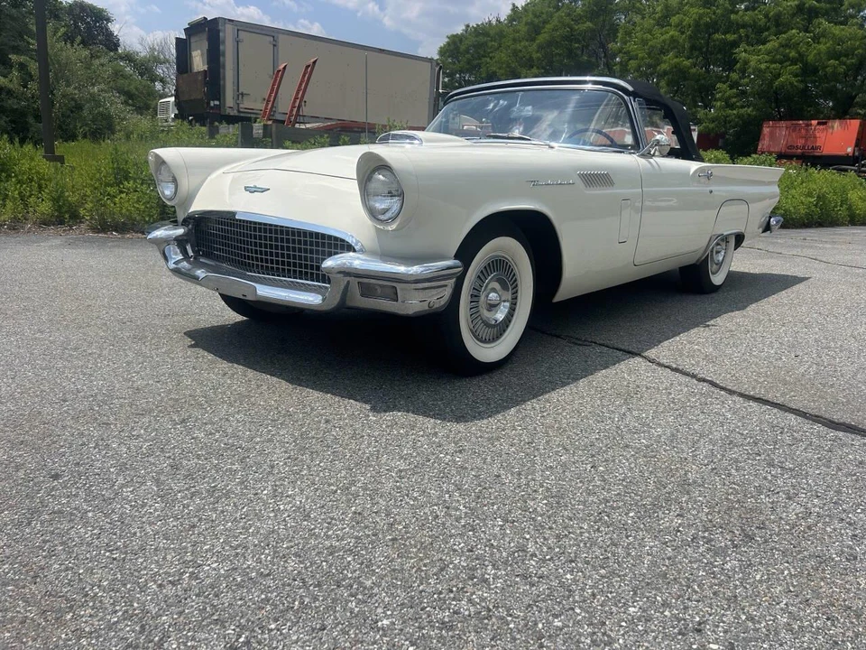 1957 Ford Thunderbird 1st Gen - Image 17 of 31