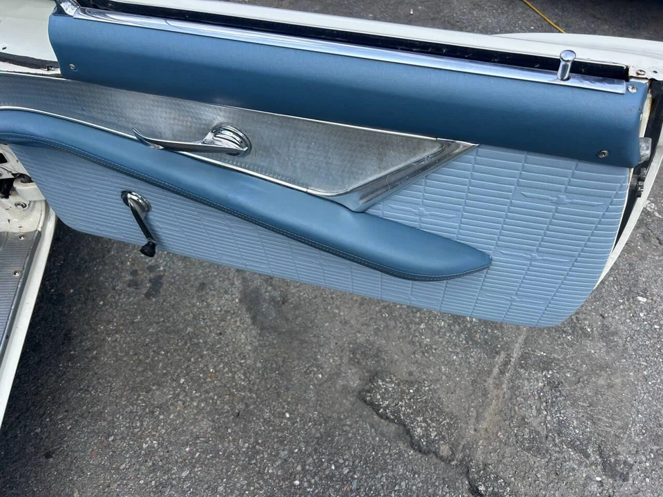 1957 Ford Thunderbird 1st Gen - Image 27 of 31