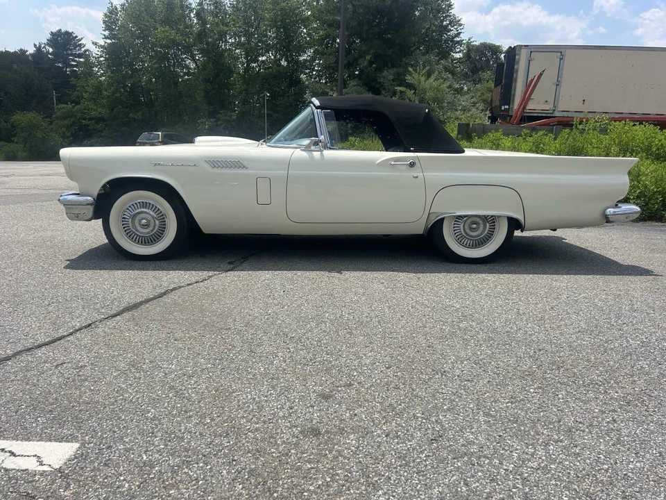 1957 Ford Thunderbird 1st Gen - Image 15 of 31