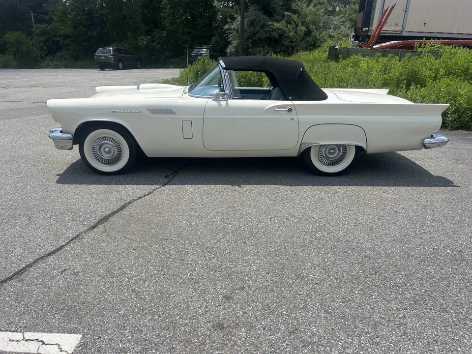 1957 Ford Thunderbird 1st Gen - Image 16 of 31