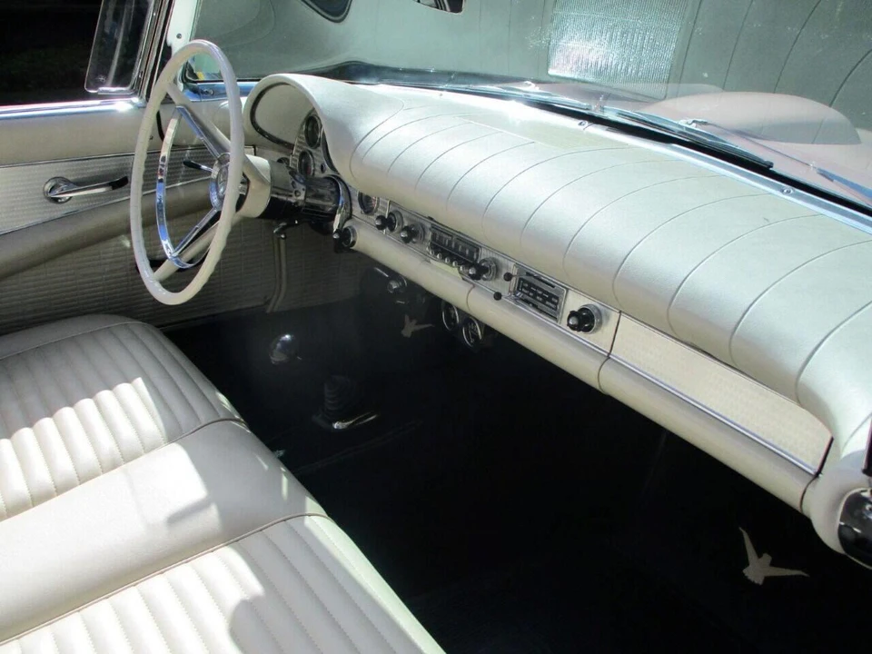 1957 Ford Thunderbird 1st Gen - Image 19 of 31