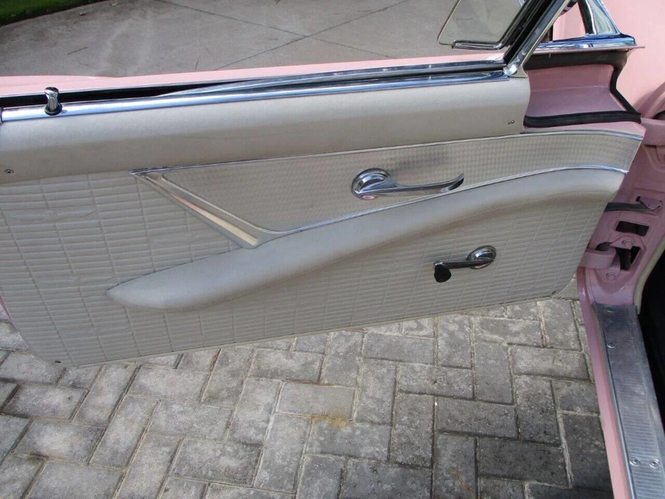 1957 Ford Thunderbird 1st Gen - Image 21 of 31