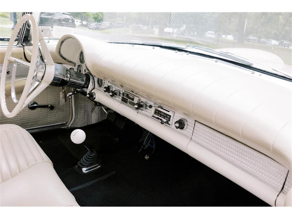 1957 Ford Thunderbird 1st Gen - Image 29 of 31
