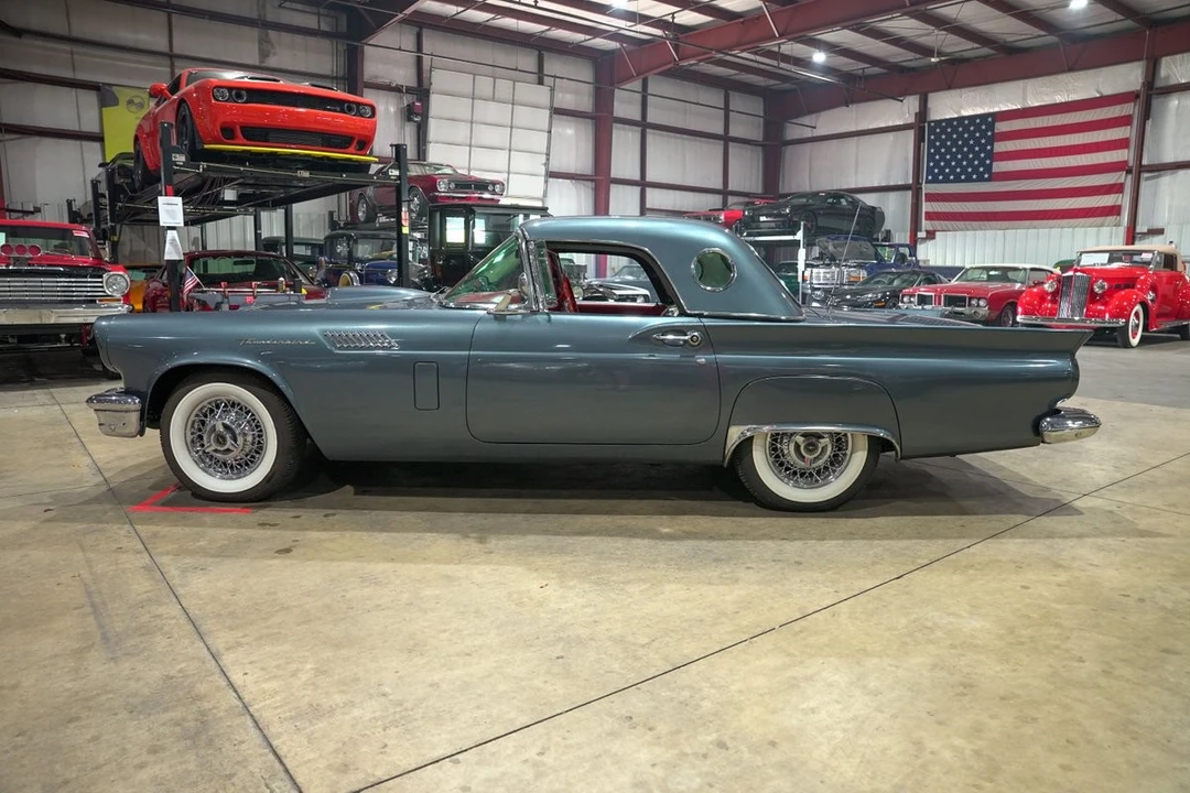 1957 Ford Thunderbird 1st Gen - Image 21 of 31