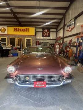 1957 Ford Thunderbird