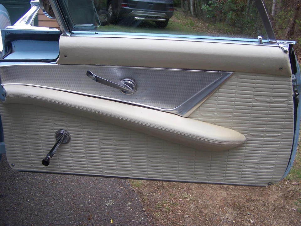 1957 Ford Thunderbird 1st Gen - Image 19 of 31