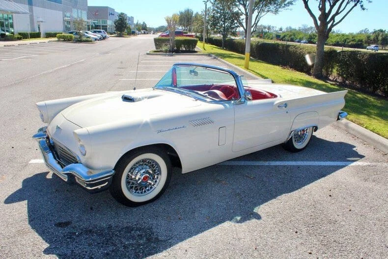 1957 Ford Thunderbird 1st Gen - Image 28 of 31