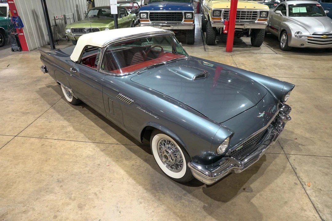 1957 Ford Thunderbird 1st Gen - Image 17 of 31