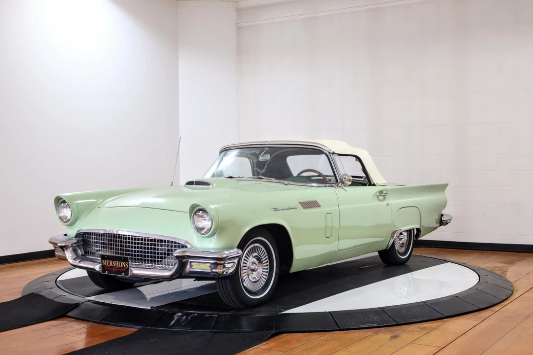 1957 Ford Thunderbird 1st Gen - Image 16 of 17