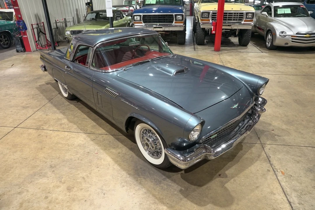 1957 Ford Thunderbird 1st Gen - Image 26 of 31