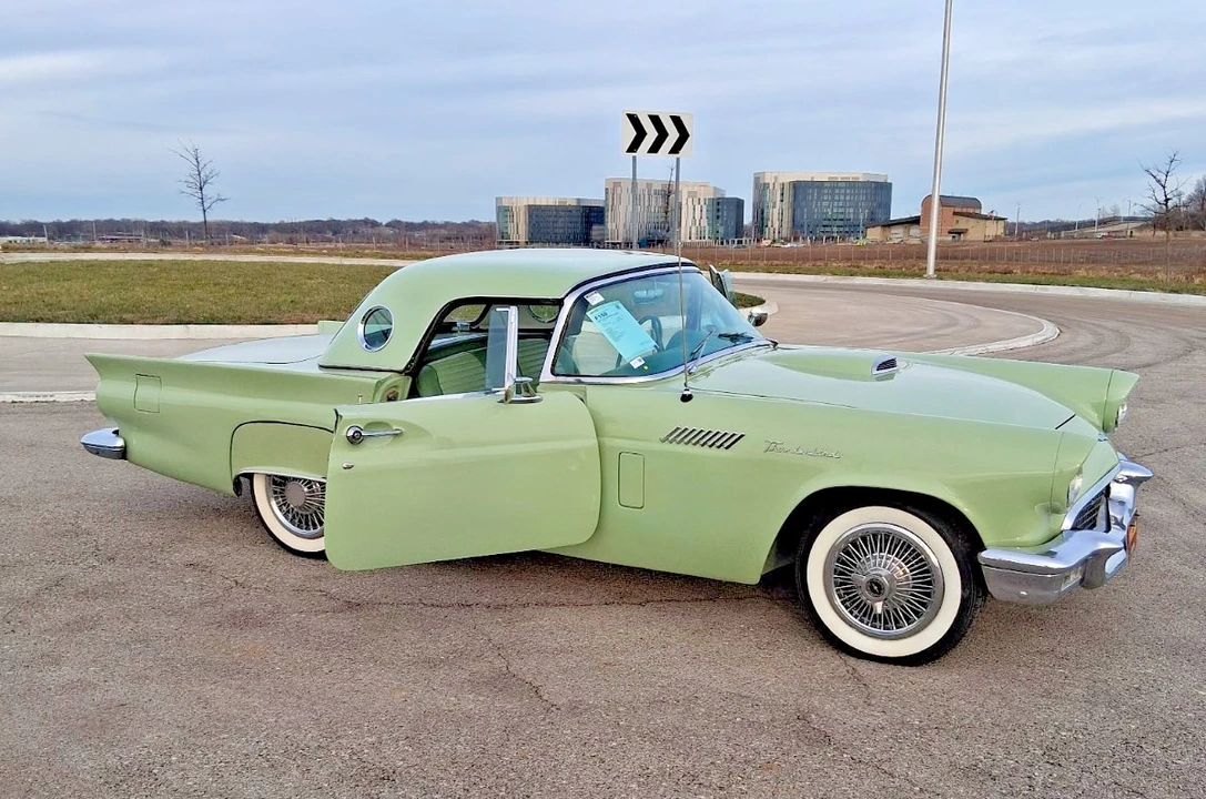 1957 Ford Thunderbird 1st Gen - Image 13 of 20