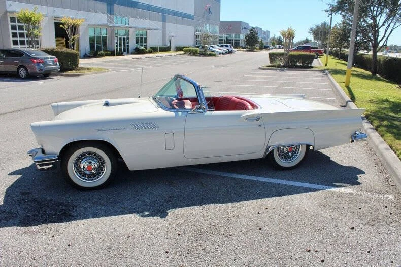 1957 Ford Thunderbird 1st Gen - Image 29 of 31
