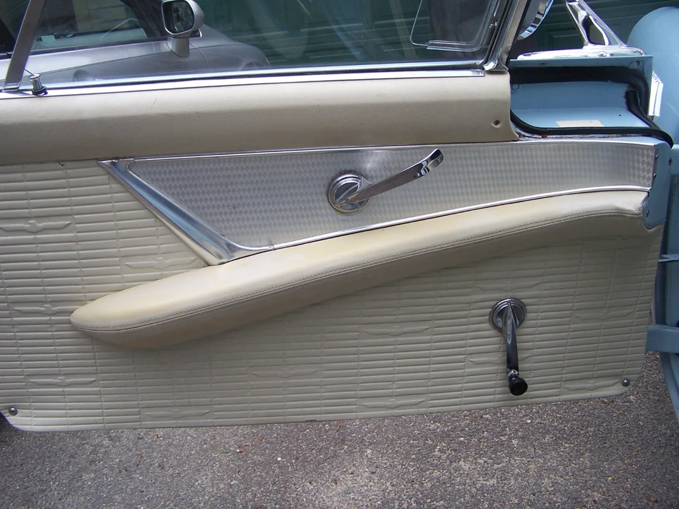 1957 Ford Thunderbird 1st Gen - Image 18 of 31