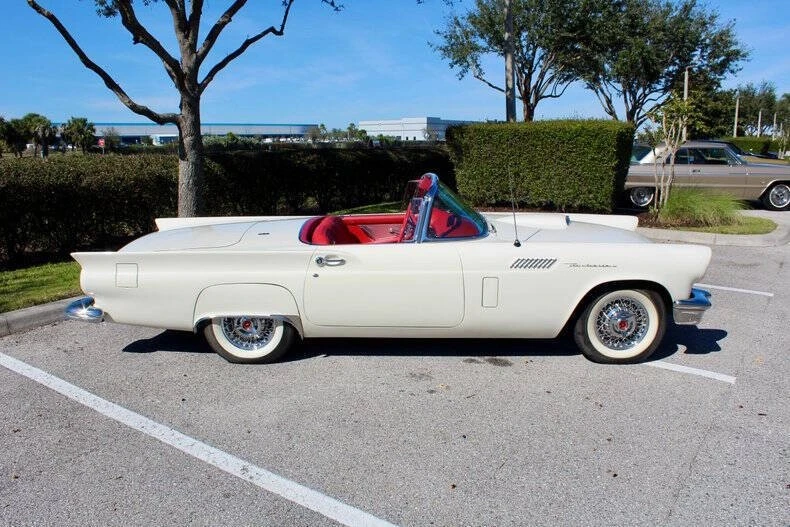 1957 Ford Thunderbird 1st Gen - Image 22 of 31