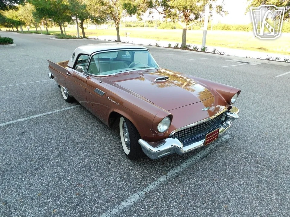 1957 Ford Thunderbird 1st Gen - Image 9 of 12