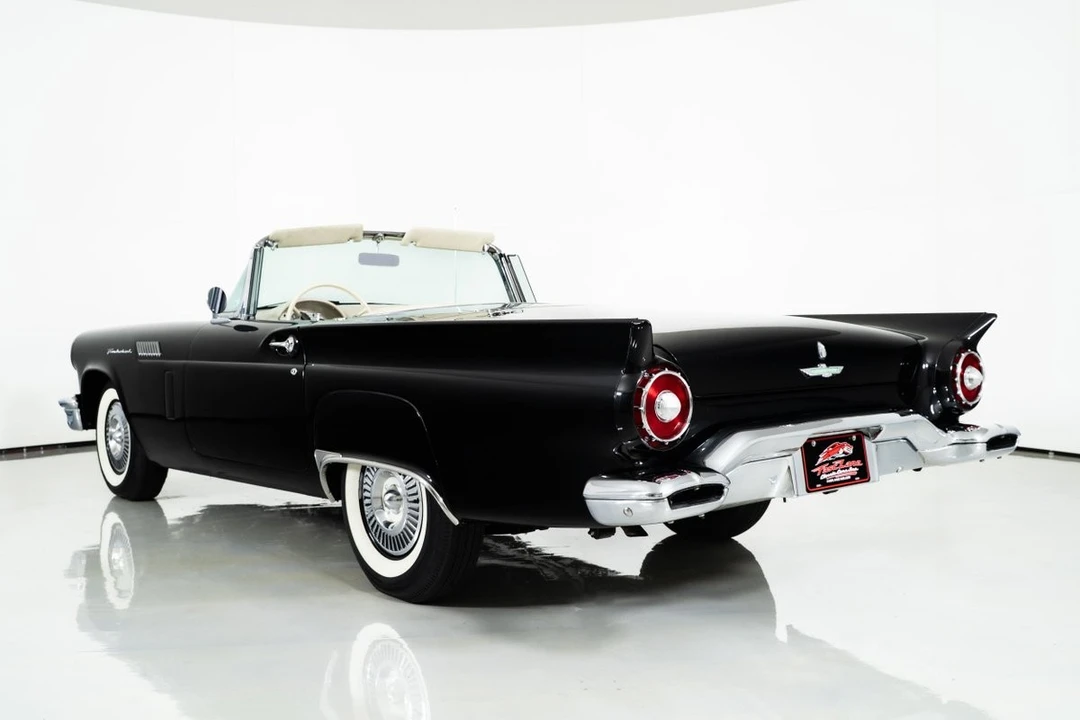 1957 Ford Thunderbird 1st Gen - Image 19 of 21
