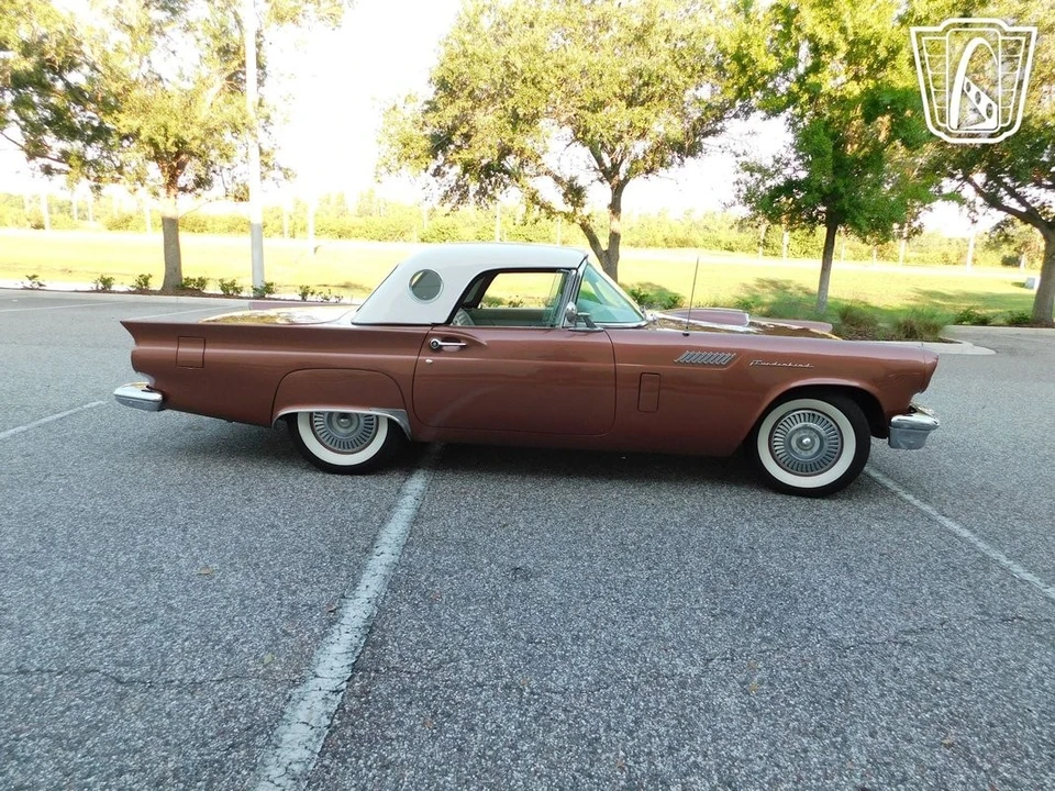 1957 Ford Thunderbird 1st Gen - Image 4 of 12