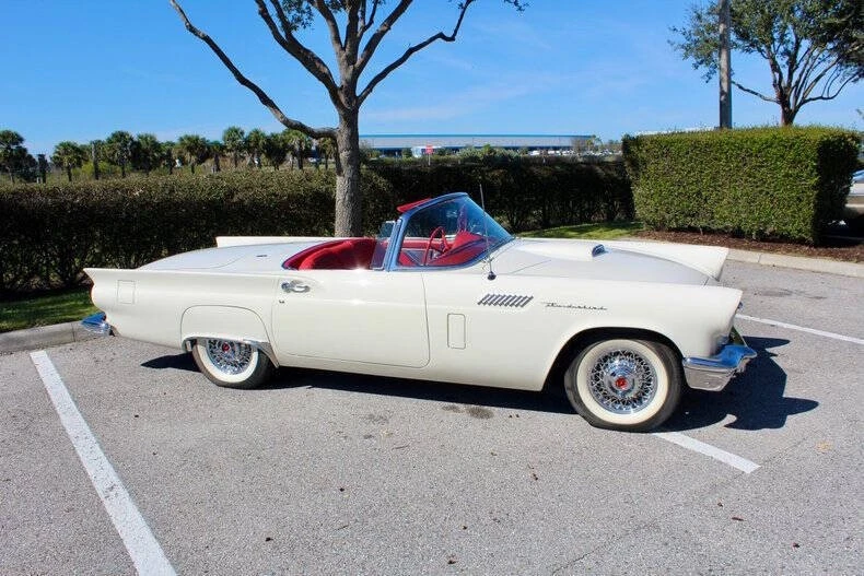1957 Ford Thunderbird 1st Gen - Image 23 of 31