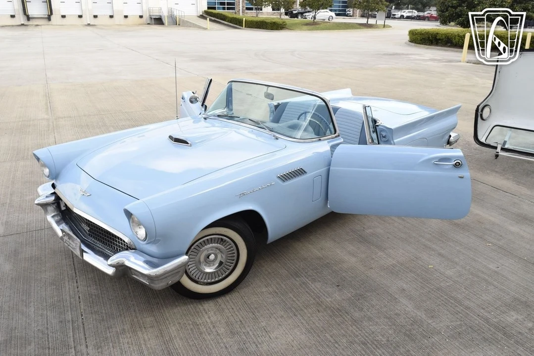 1957 Ford Thunderbird 1st Gen - Image 9 of 12