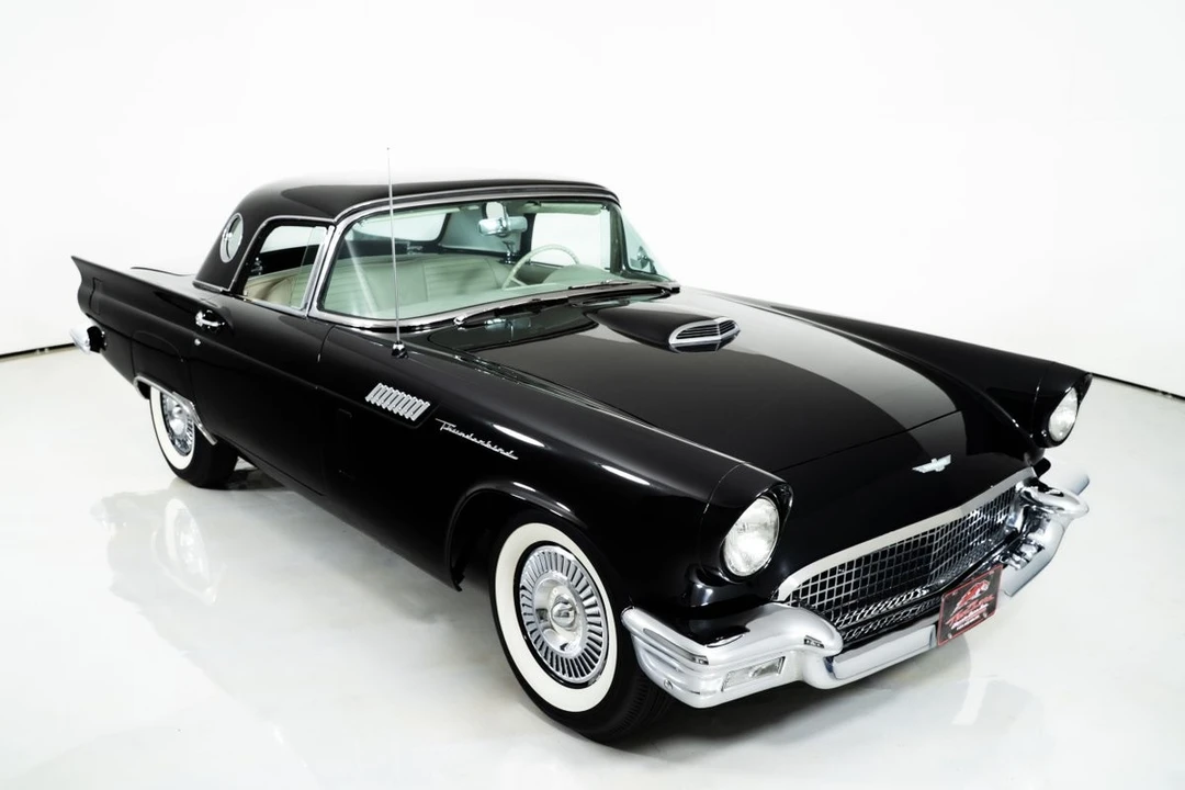 1957 Ford Thunderbird 1st Gen - Image 17 of 21