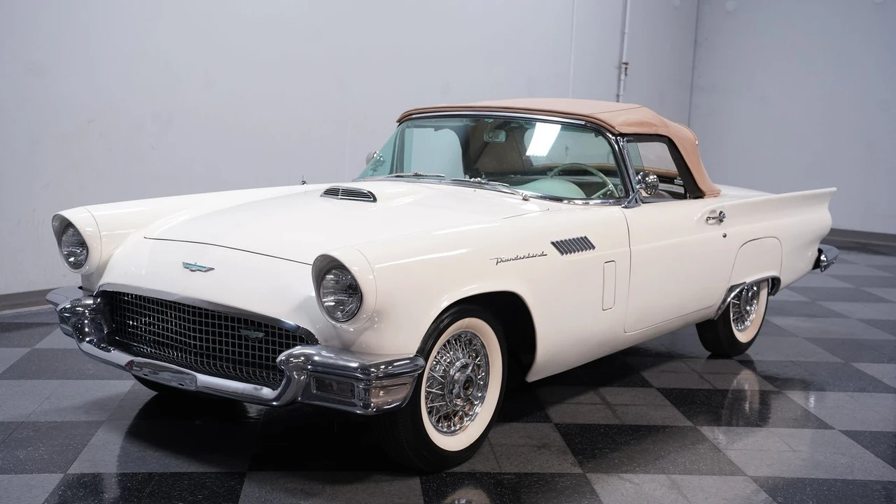 1957 Ford Thunderbird 1st Gen - Image 5 of 12