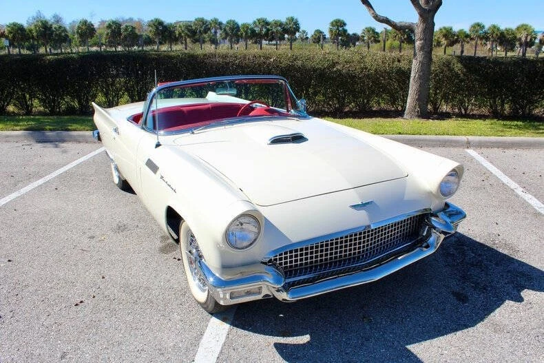 1957 Ford Thunderbird 1st Gen - Image 25 of 31