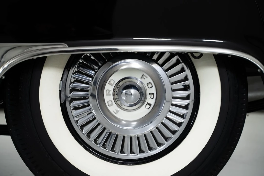 1957 Ford Thunderbird 1st Gen - Image 7 of 12