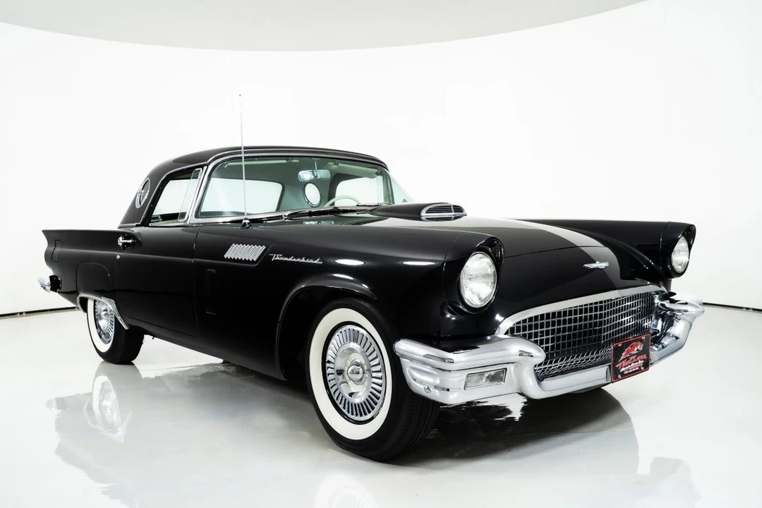1957 Ford Thunderbird 1st Gen - Image 16 of 21