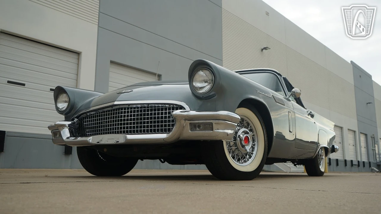 1957 Ford Thunderbird 1st Gen - Image 5 of 12